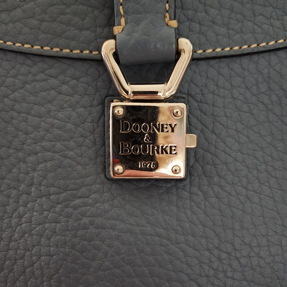 Vintage Dooney And Bourke Handbag ***READ*** - Picture 4 of 12